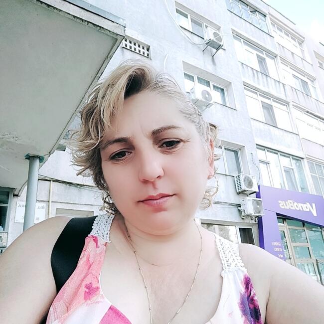 Babysitter in Lunca Cetățuii: Elena