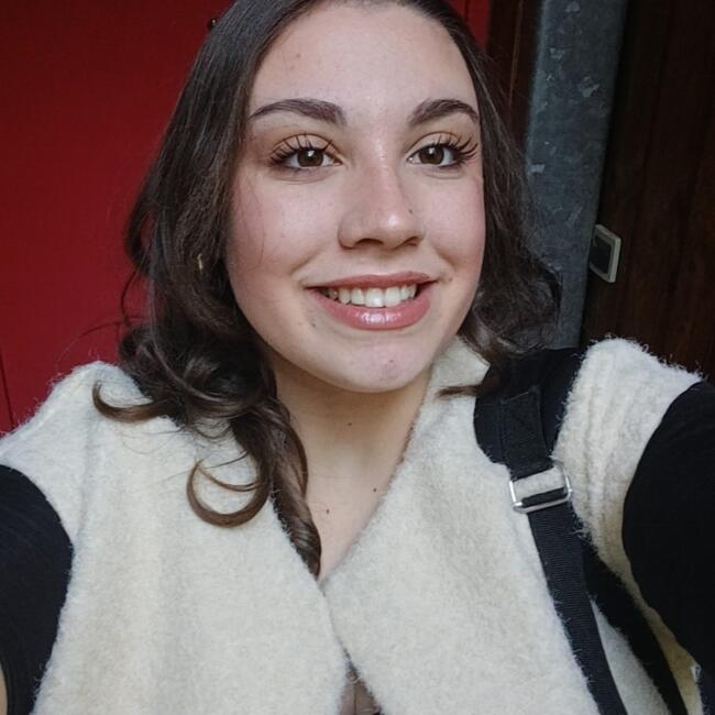 Babysitter in Figeac: Loane