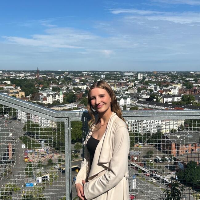 Babysitter in Hamburg: Lisa