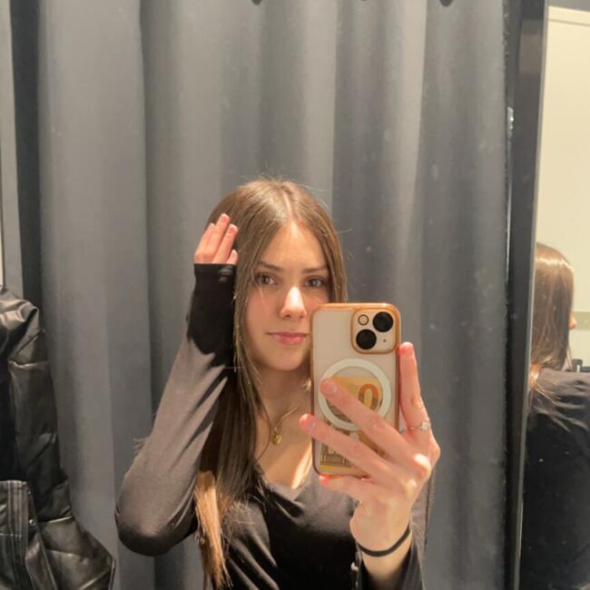 Babysitter in Chambéry: Alycia