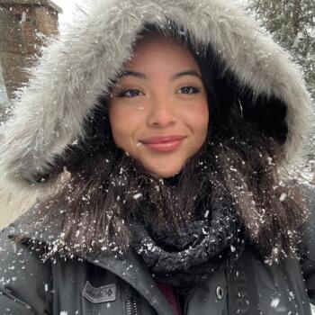 Babysitter in Red Oak: Maday