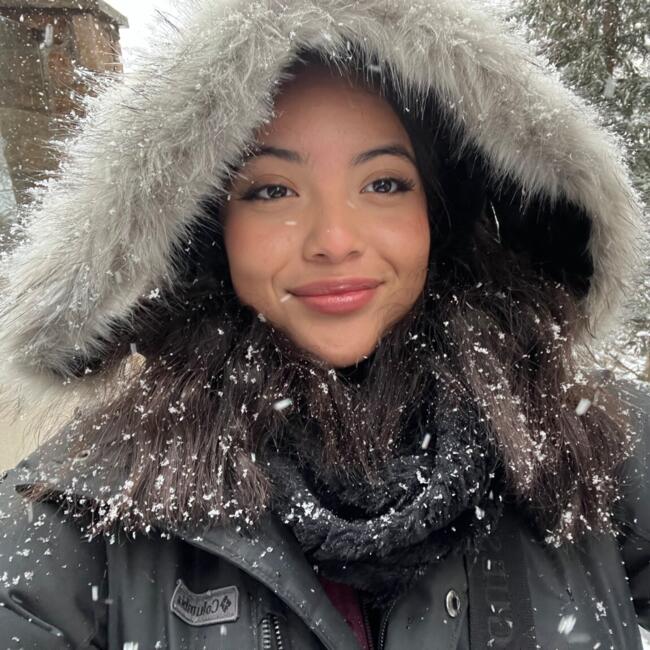 Babysitter in Red Oak: Maday