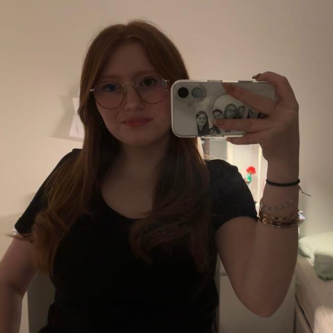 Babysitter in Torcy: Lily