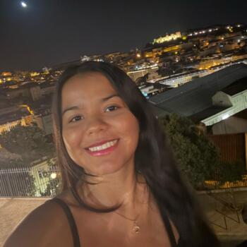 Babysitter in Lisbon: Laura