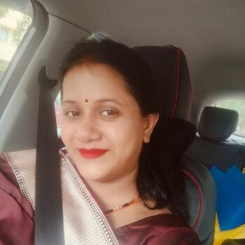 Babysitting job in Varanasi: babysitting job Khushboo