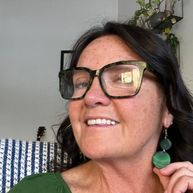 Babysitter in Queenstown: Brenda (Brenny)