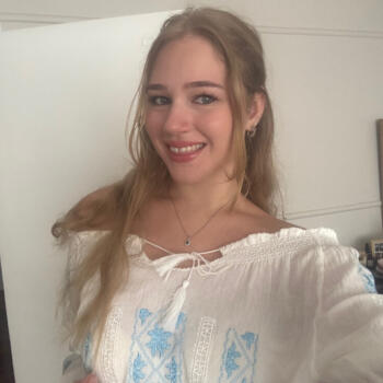 Babysitter in Brisbane: Charlotte Isabelle