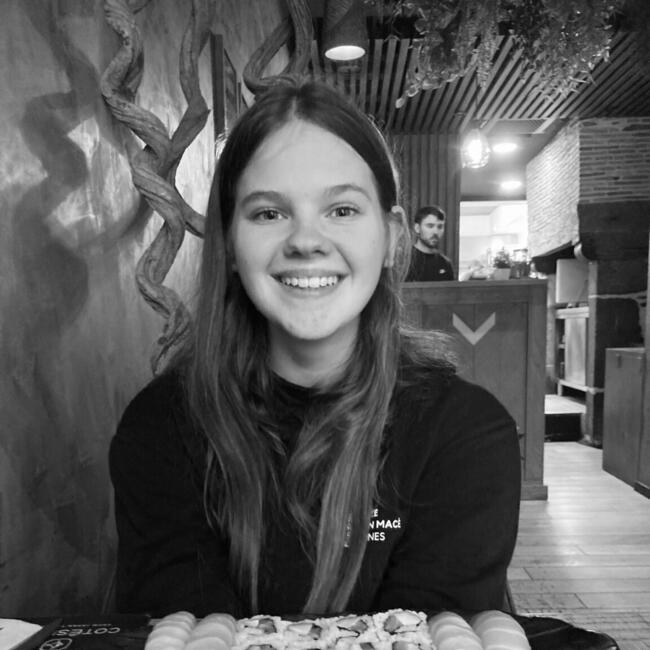 Babysitter in Rennes: Eva