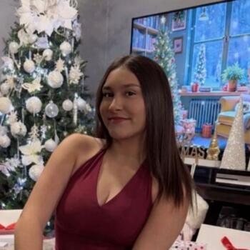 Babysitter in Palm Springs: Vivian