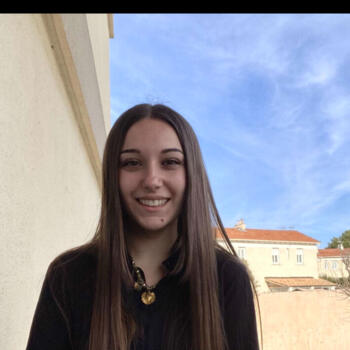 Babysitter in Allauch: Deva