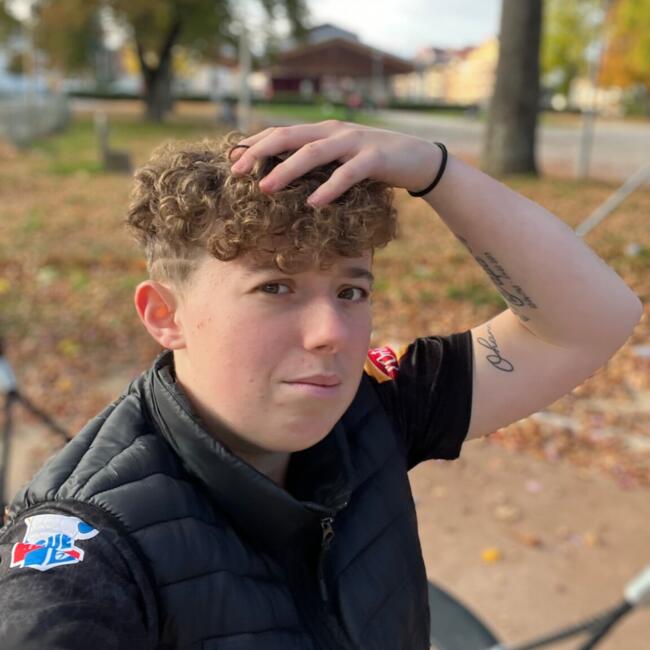 Babysitter in Houtaud: Manon