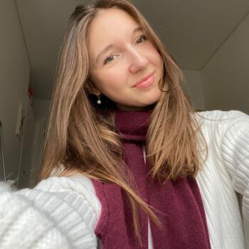 Babysitter in Paris: Leni