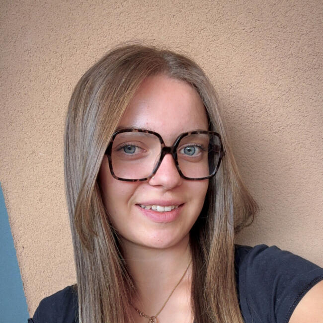 Babysitter in Saint-Christol: Lea