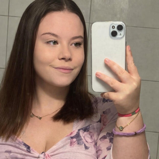 Babysitter in Caen: Ambre