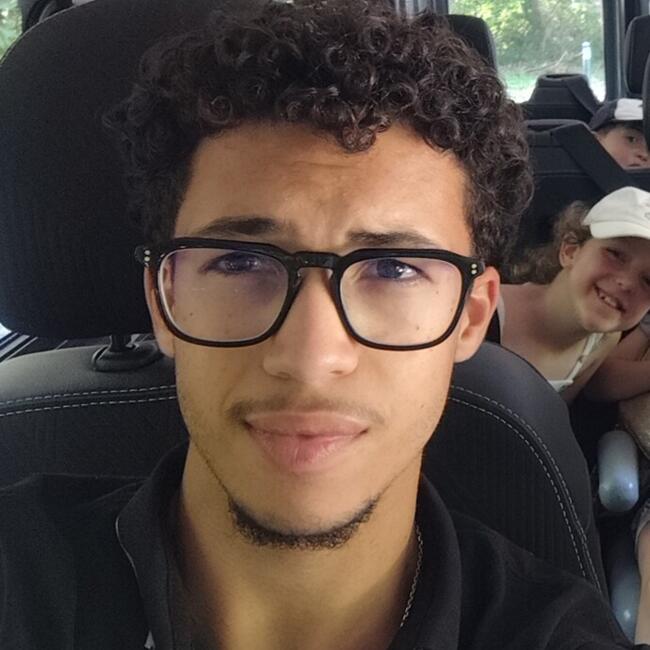 Babysitter in Caen: Malik