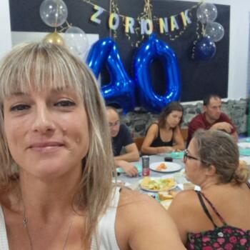 Δουλειά για babysitter στην περιοχή Νάπολη: δουλειά φύλαξης παιδιών Susana