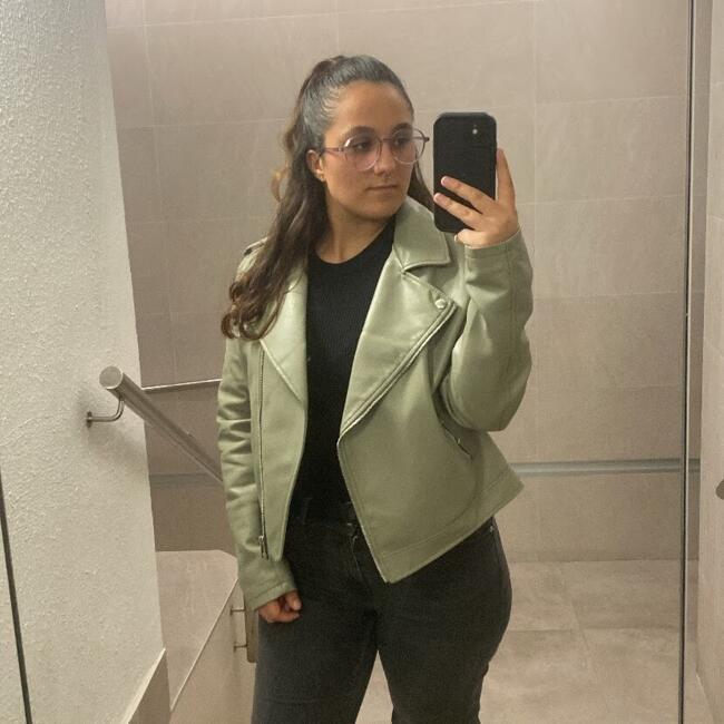 Babysitter in Albacete: Cristina