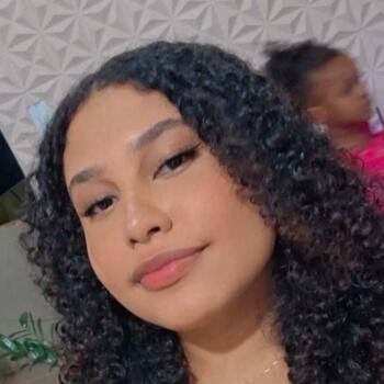 Babysitter Macaé: Alice