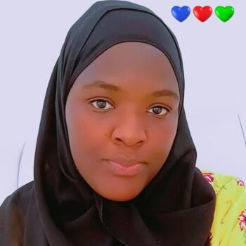 جليسة أطفال في الدمام: Ninsiima