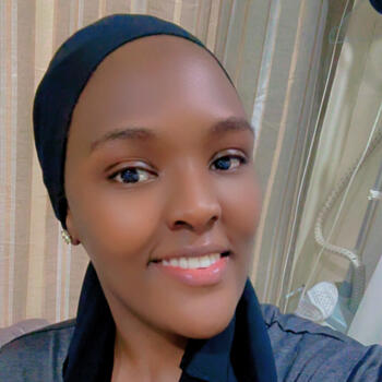 جليسة أطفال في الدمام: Ninsiima