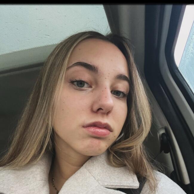 Babysitter em Bolas: Nicolle