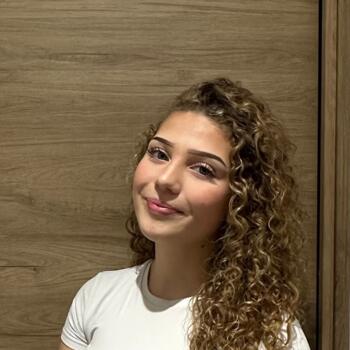 Babysitter in Coulonges-sur-lAutize: Agathe