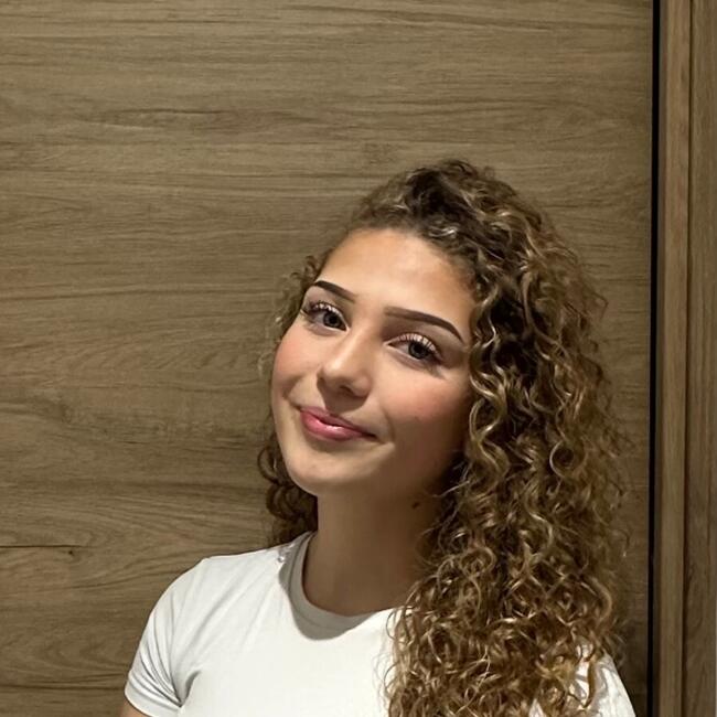 Babysitter in Coulonges-sur-lAutize: Agathe