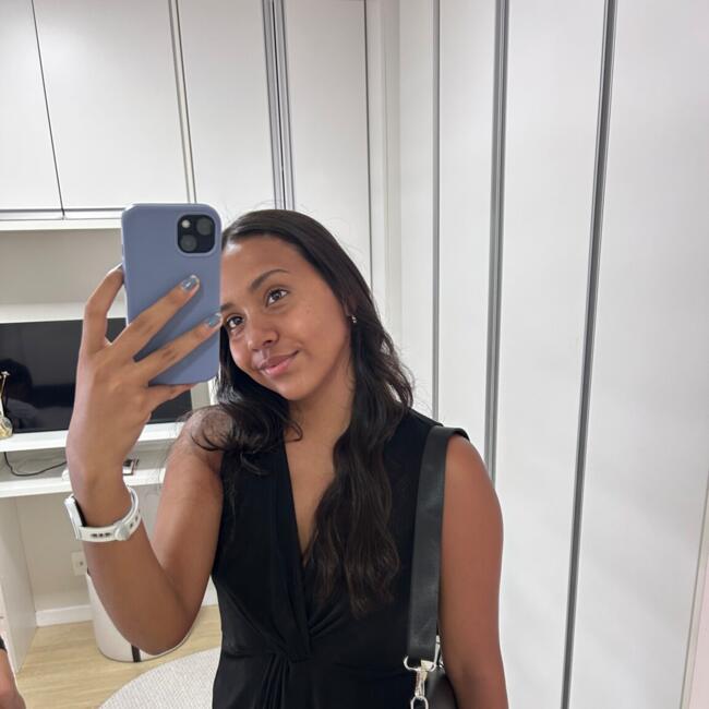 Babysitter in Itajaí: Angela Caroline