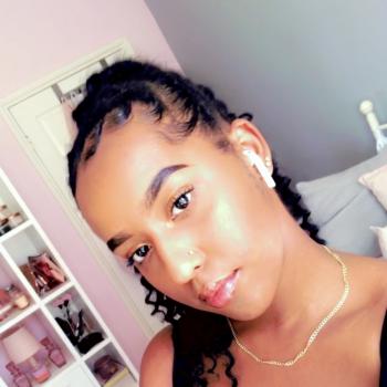 Babysitter in Croydon: Shayenne