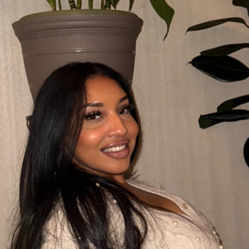 Babysitter in Staten Island: Destiny