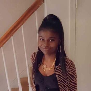 Babysitter Greensboro: Titiana