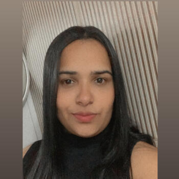 Babysitter in Cortês: Camila