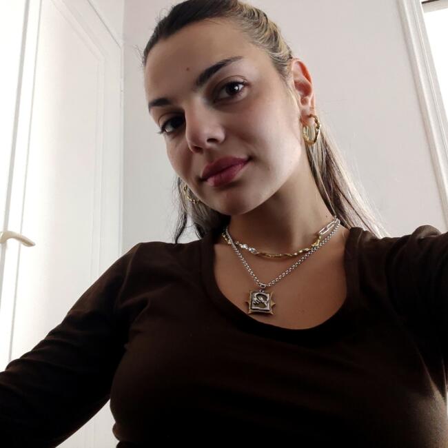 Babysitter in Athens: Ηρώ