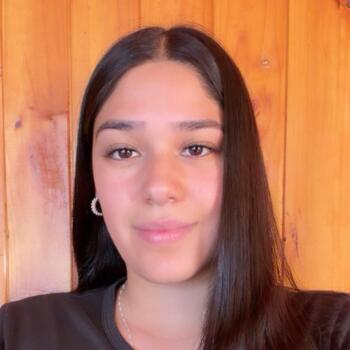 Babysitter in San Bernardo: Pía