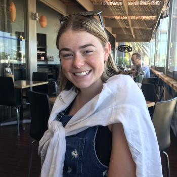 Babysitter in Dunedin: Becky