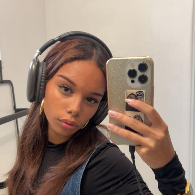 Babysitter in Amiens: Inès