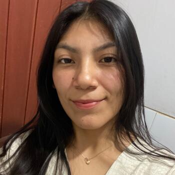 Babysitter in José Leonardo Ortiz: Leslie