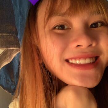 Babysitter in Singapore: Yen