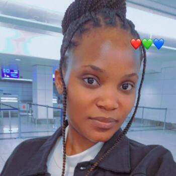 مربية أطفال في دبي: Shamirah