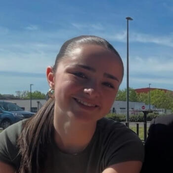 Babysitter in Vertaizon: Clara