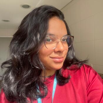 Babysitter in Santa Luzia: Evellyn