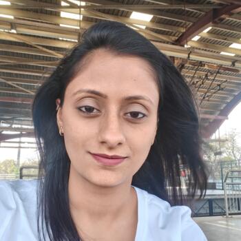 Babysitting job in Delhi: babysitting job Vishakha