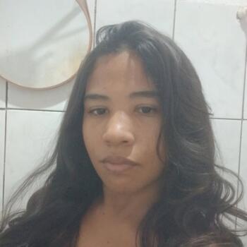 Babá em Guararema: Julia Silvana