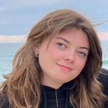 Babysitter in La Chapelle-Hareng: Pauline