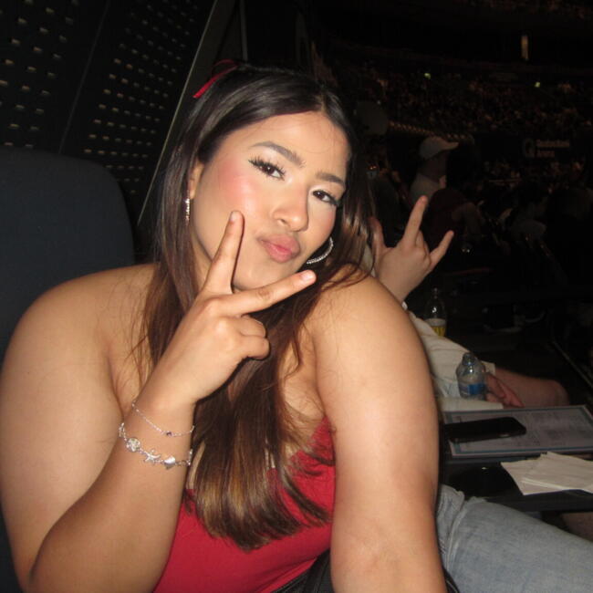 Babysitter in Sydney: Reya