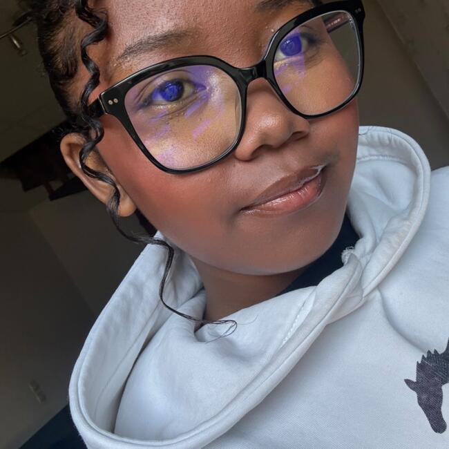 Babysitter in Gray: Nancia
