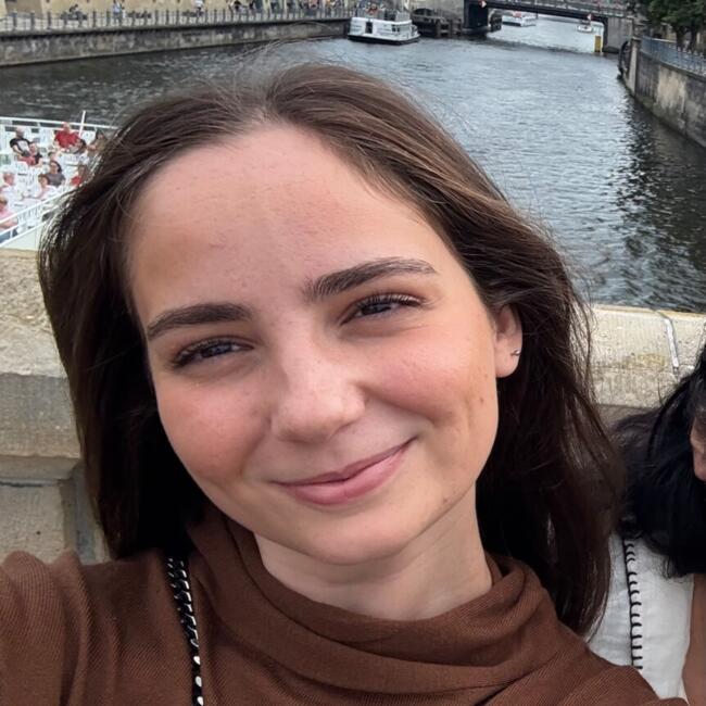 Babysitter in Cluj-Napoca: Yasmine