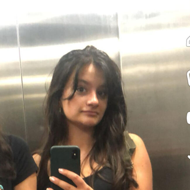 Babysitter in London: Leah