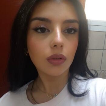 Lefkoşa bölgesinde bebek bakıcısı: Alina