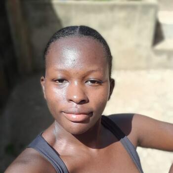 Babysitter in Ongata Rongai: Everlyn